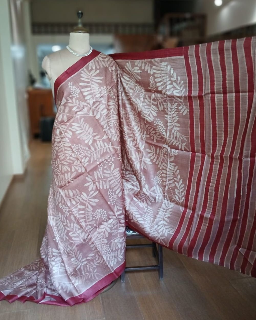 Handpainted Tussar Silk Saree - (HTSS0008) - Image 7