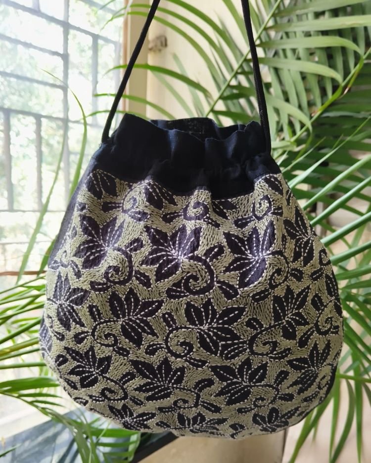 Tussar Silk Kantha Batua - (TSKB0008) - Image 6
