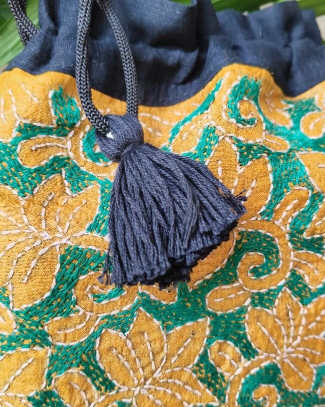 Tussar Silk Kantha Batua - (TSKB0012) - Image 4