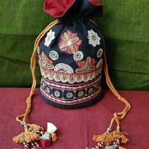 Paako Embroidered Potli Bag from Kutch – (PEPB0033)