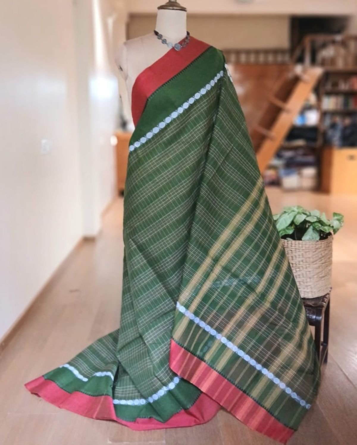 Handloom Cotton Saree from Narayanpet in Telangana – (HCSN1009) - Image 2