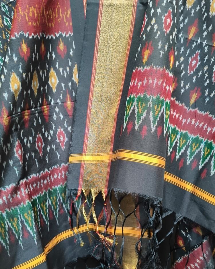 Silk-cotton Ikat Dupatta from Telengana – (SCDT0011) - Image 4