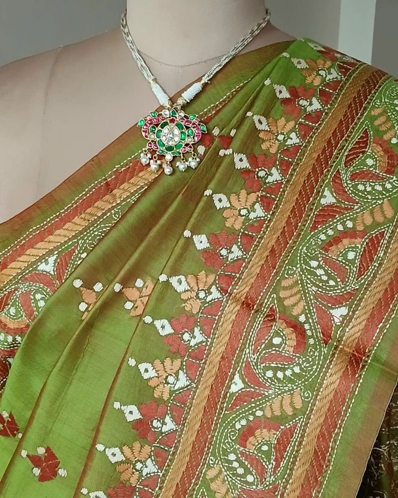 Santiniketan Kantha Saree in pure Bisnupuri Silk – (SNBK1093) - Image 10