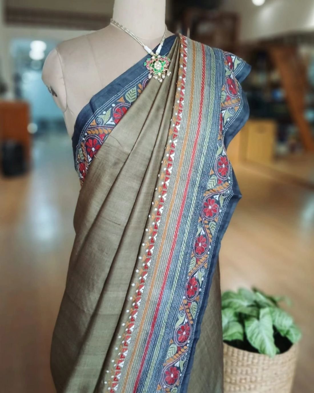 Kantha Embroidery from Santiniketan on Tussar Silk Saree - (TSKS0007) - Image 6