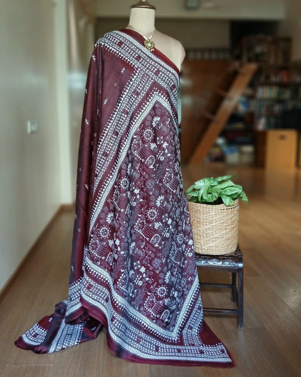 Santiniketan Kantha Saree in pure Bisnupuri Silk – (SNBK1094) - Image 12