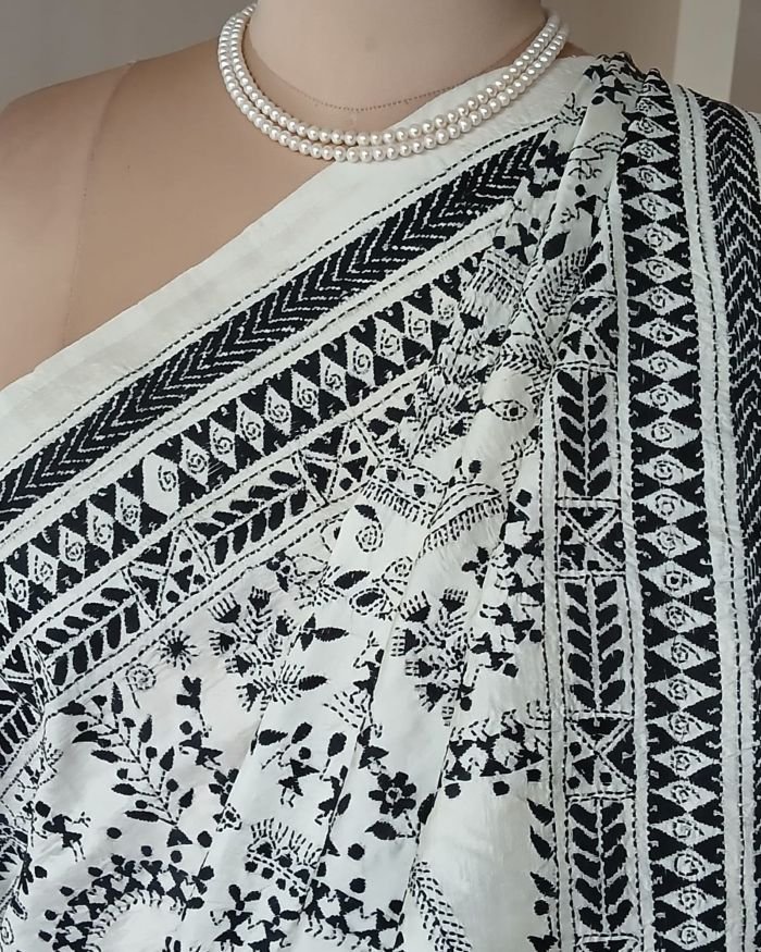 Santiniketan Kantha Saree in pure Bisnupuri Silk – (SNBK1095) - Image 9