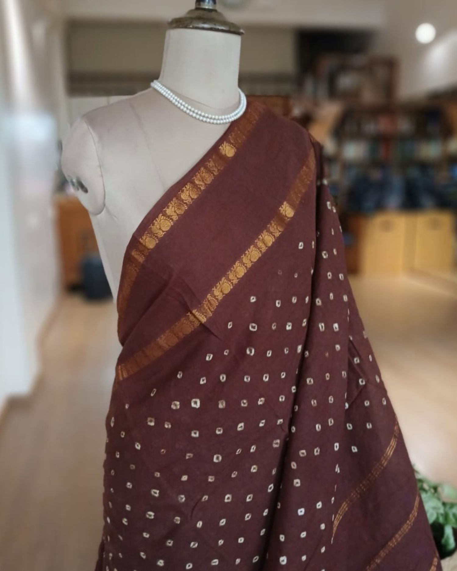 Hand-knotted Madurai Sungudi Cotton Saree- (HKSS1009) - Image 2