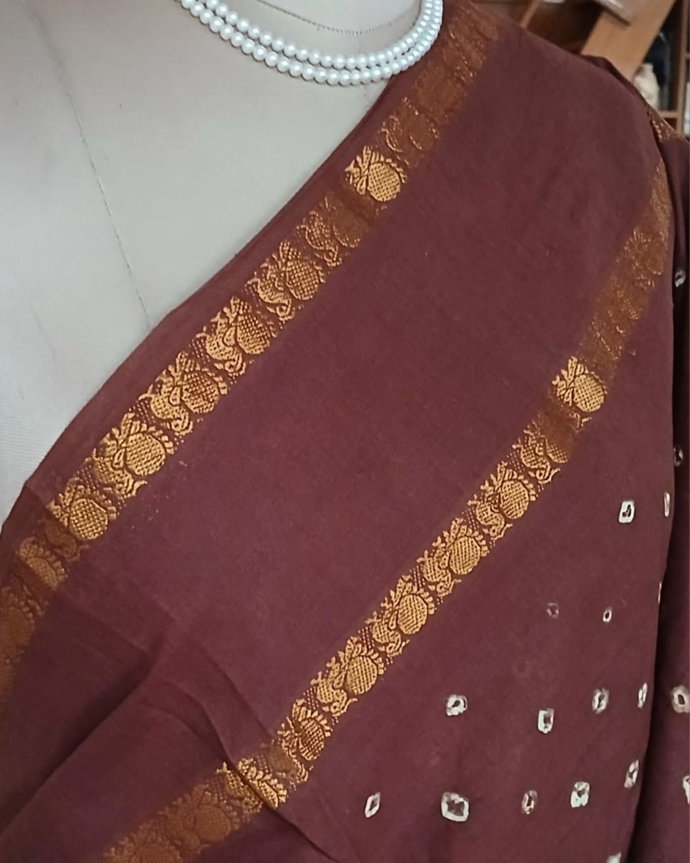 Hand-knotted Madurai Sungudi Cotton Saree- (HKSS1009) - Image 3