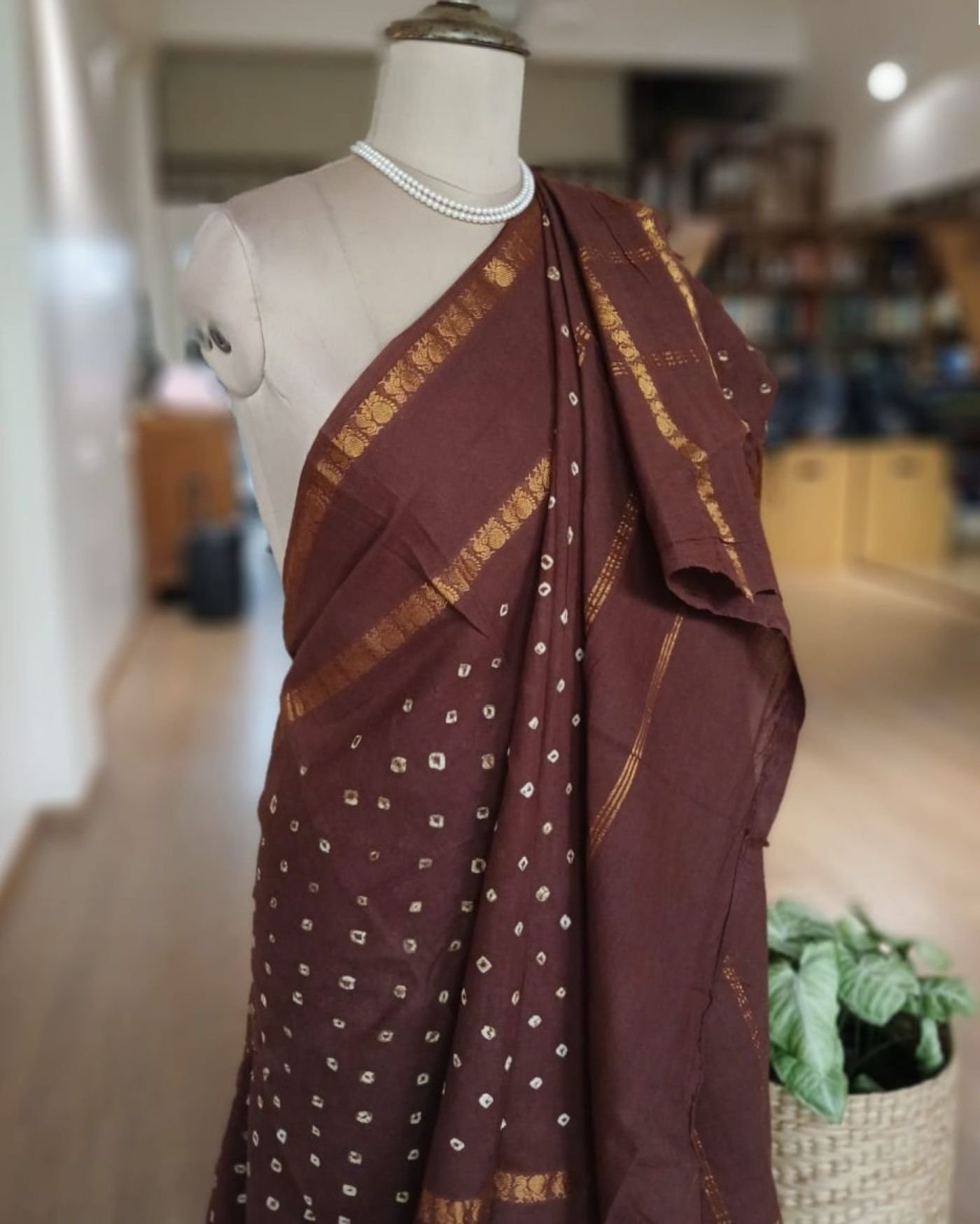 Hand-knotted Madurai Sungudi Cotton Saree- (HKSS1009) - Image 4