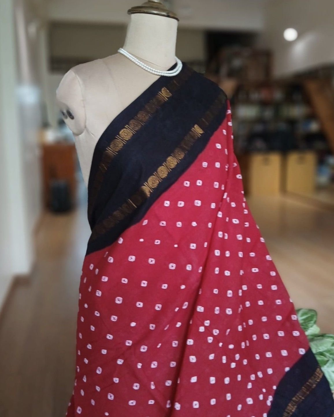 Hand-knotted Madurai Sungudi Cotton Saree- (HKSS1008) - Image 2