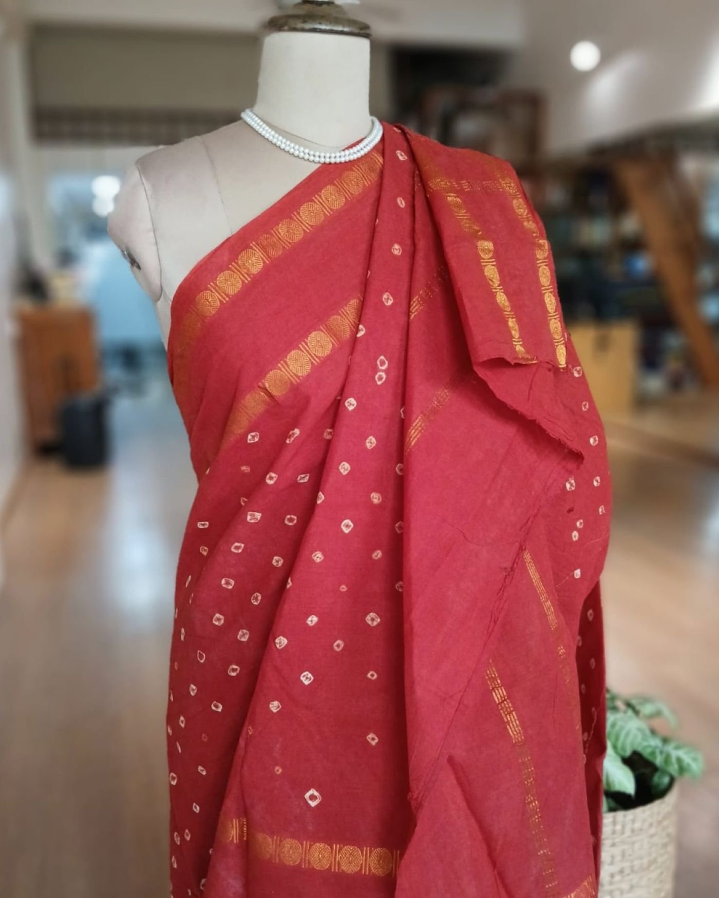 Hand-knotted Madurai Sungudi Cotton Saree- (HKSS1010) - Image 5