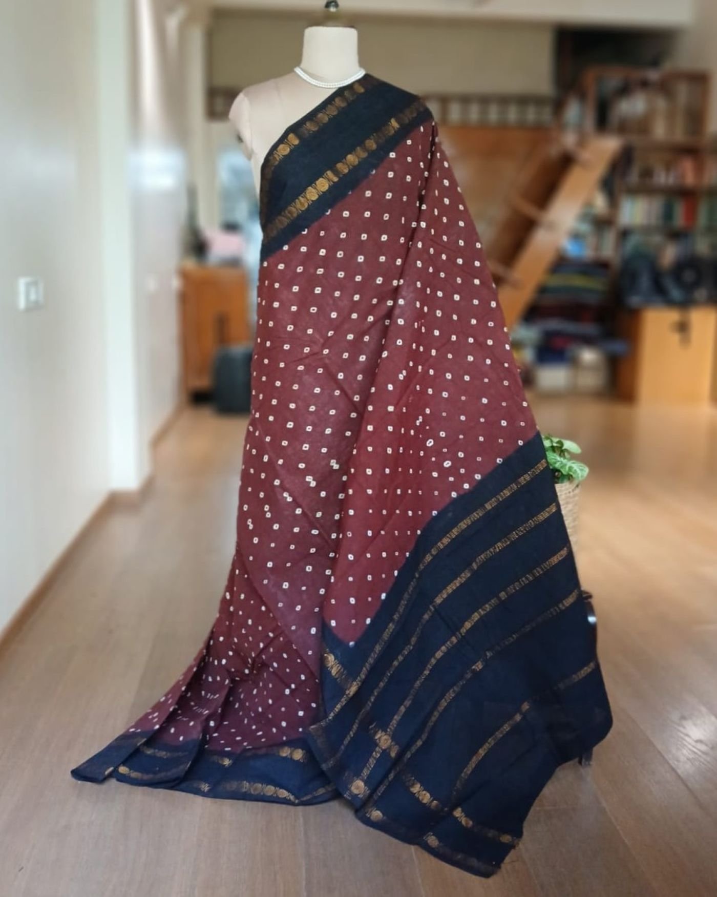 Hand-knotted Madurai Sungudi Cotton Saree- (HKSS1012)