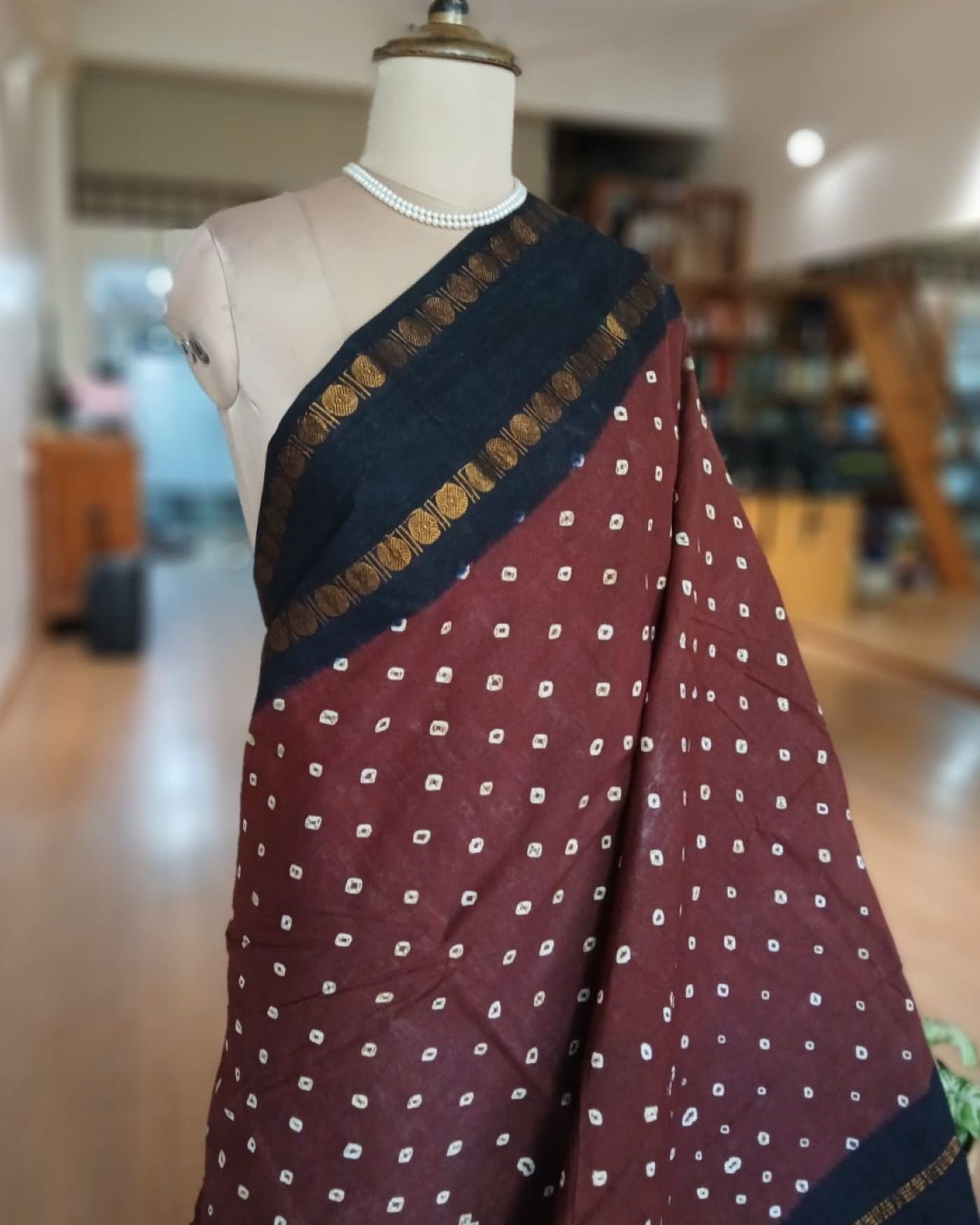 Hand-knotted Madurai Sungudi Cotton Saree- (HKSS1012) - Image 2