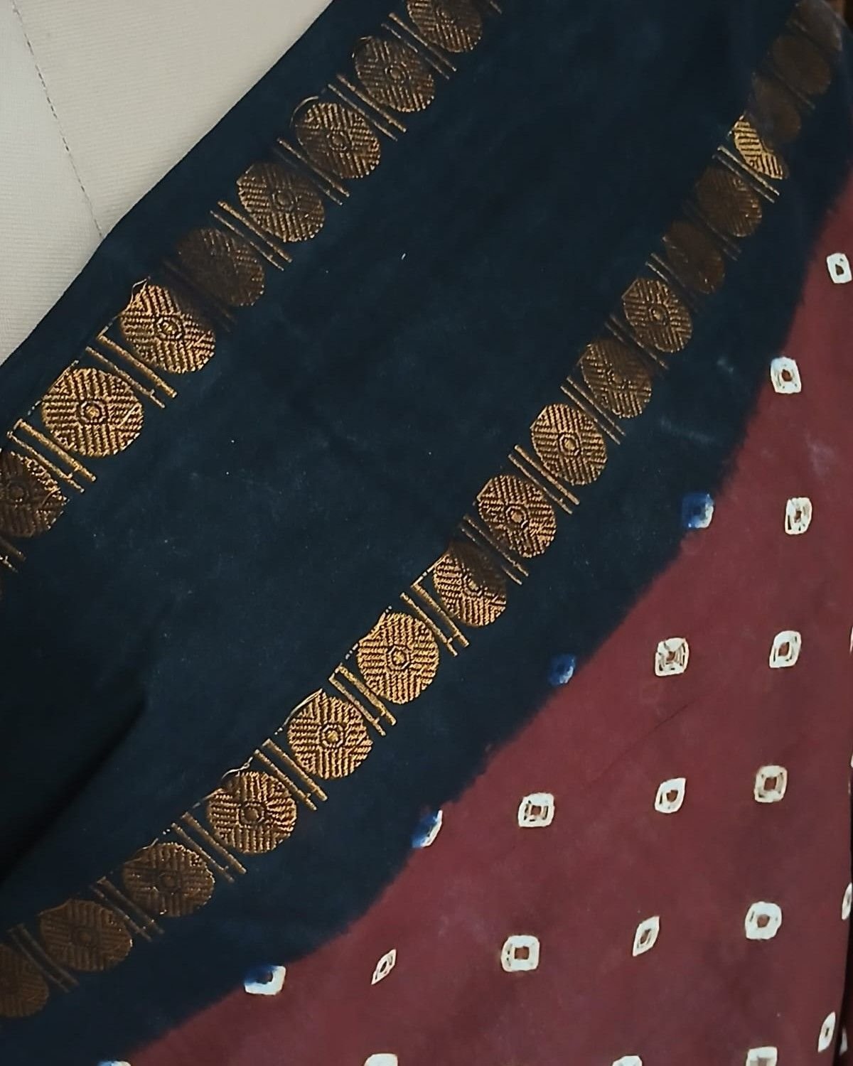 Hand-knotted Madurai Sungudi Cotton Saree- (HKSS1012) - Image 3