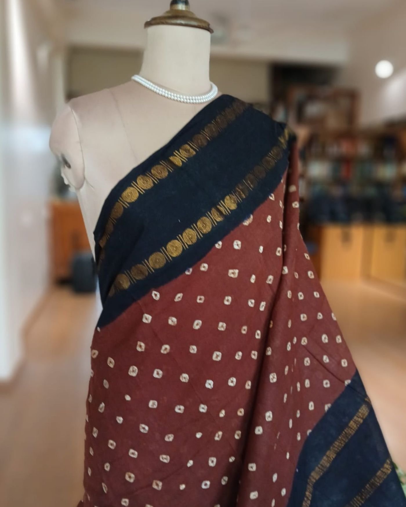 Hand-knotted Madurai Sungudi Cotton Saree- (HKSS1014) - Image 2