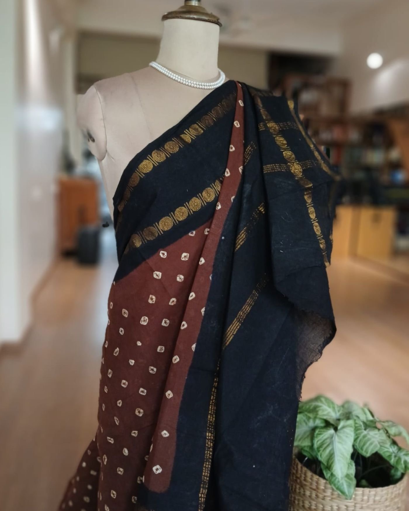 Hand-knotted Madurai Sungudi Cotton Saree- (HKSS1014) - Image 5