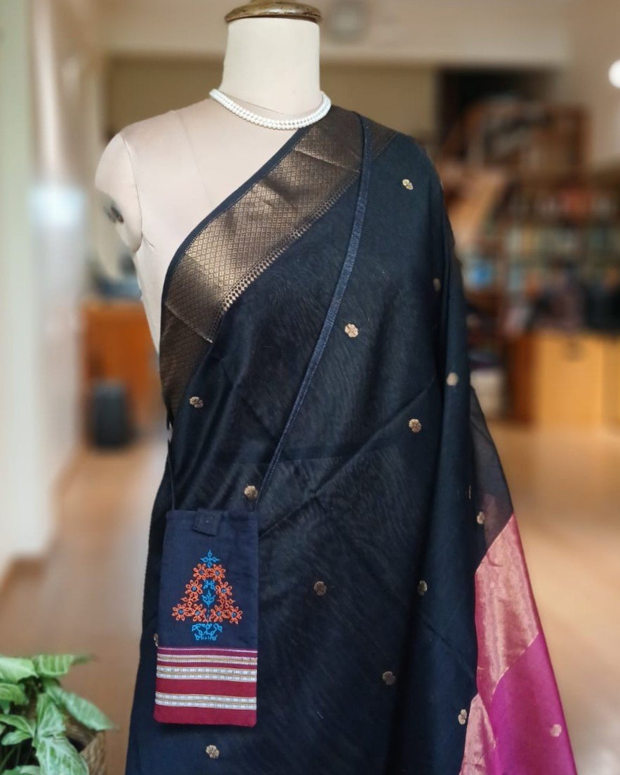 Kasuti Embroidered Mobile Phone Sling Bag -(KSMS0032) - Image 2