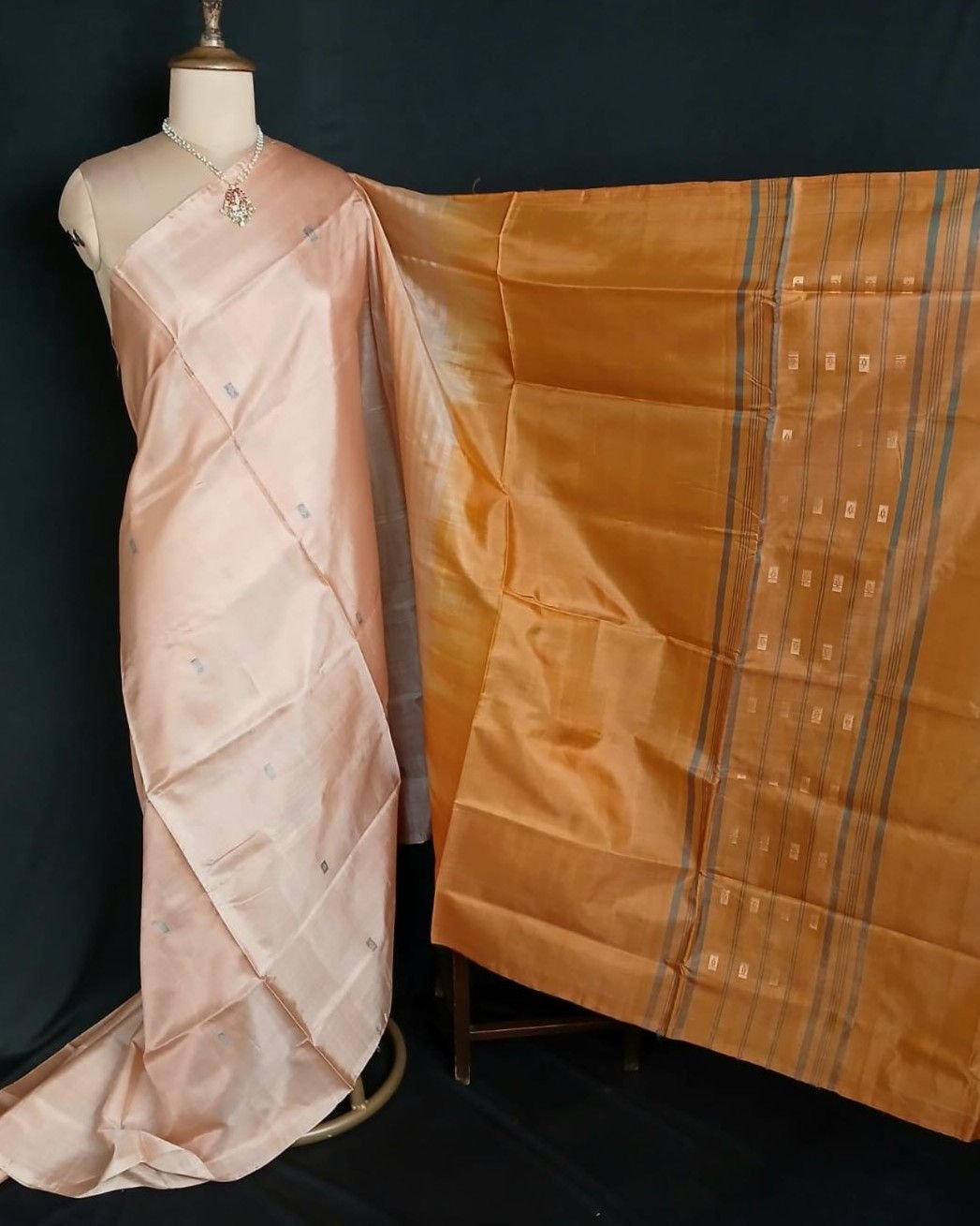Banana Pith Fibre Handwoven Saree - (BPHS0001) - Image 4