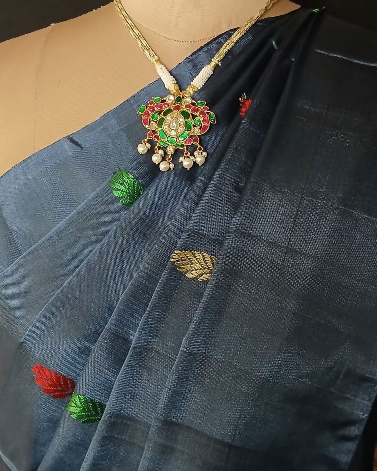Banana Pith Fibre Handwoven Saree - (BPHS0003) - Image 10