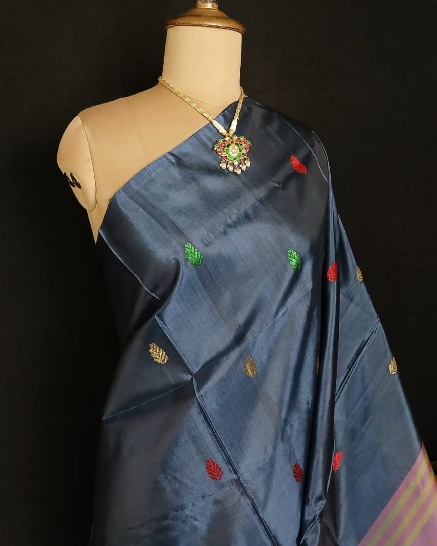 Banana Pith Fibre Handwoven Saree - (BPHS0003) - Image 2
