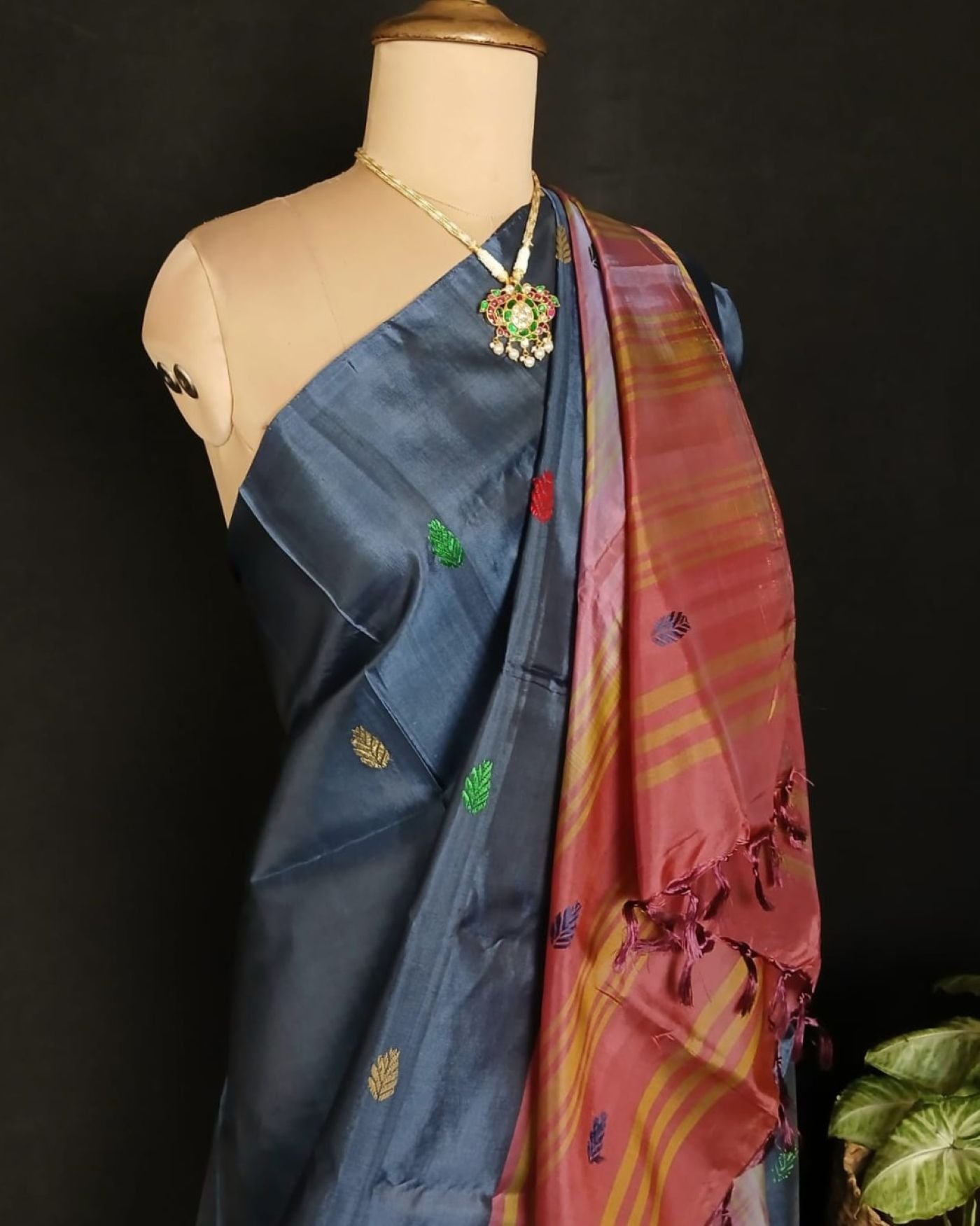 Banana Pith Fibre Handwoven Saree - (BPHS0003) - Image 7