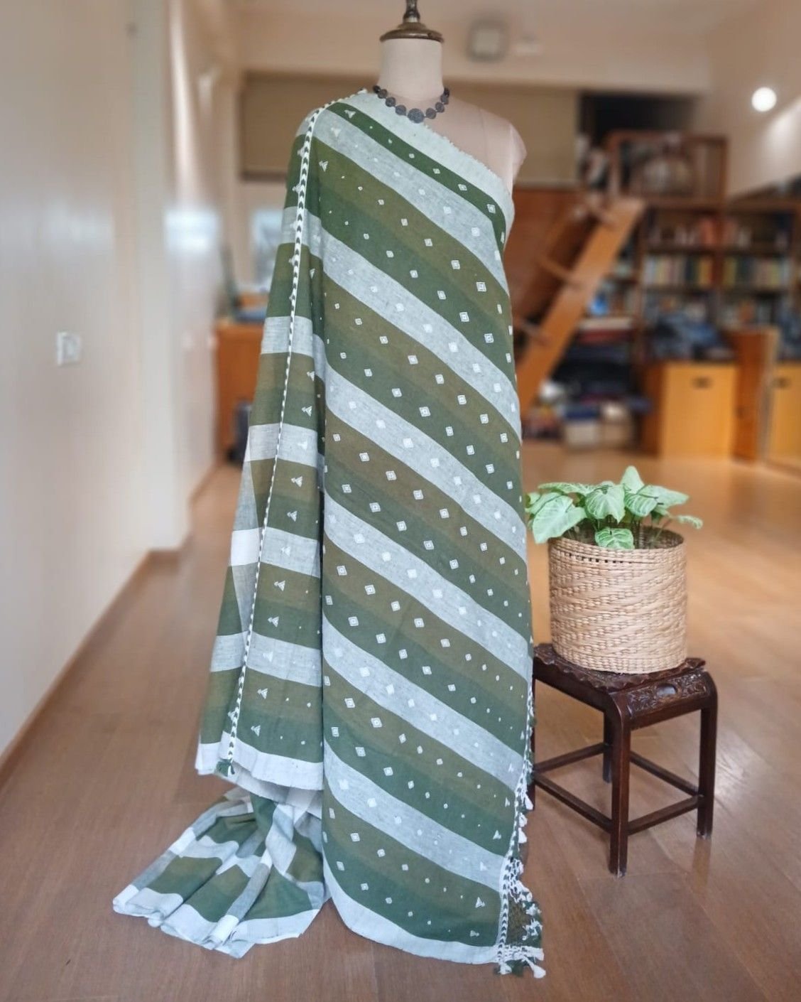 Bhujodi Saree Handwoven in Kala Cotton – (BHUJ0011) - Image 8