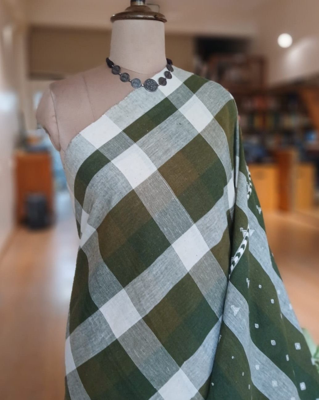 Bhujodi Saree Handwoven in Kala Cotton – (BHUJ0011) - Image 3