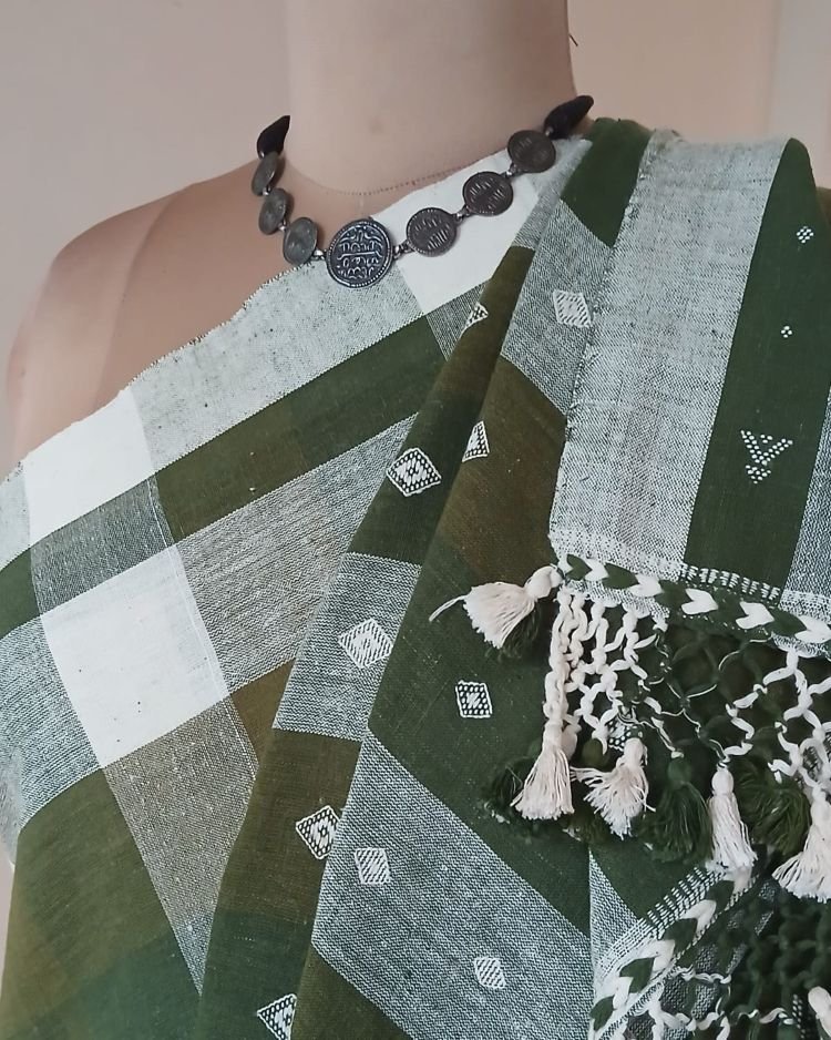Bhujodi Saree Handwoven in Kala Cotton – (BHUJ0011) - Image 7
