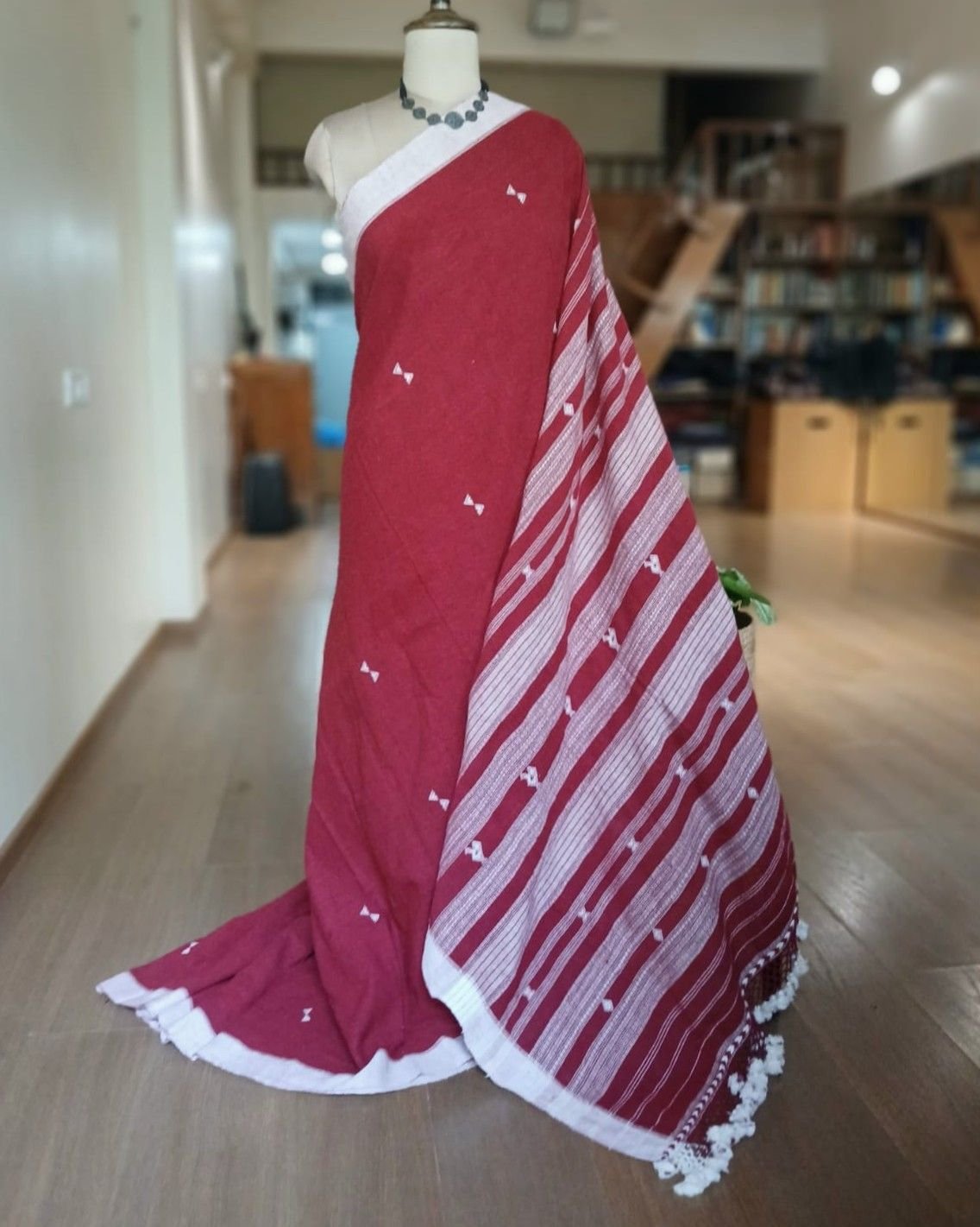 Bhujodi Saree Handwoven in Kala Cotton – (BHUJ0012) - Image 2