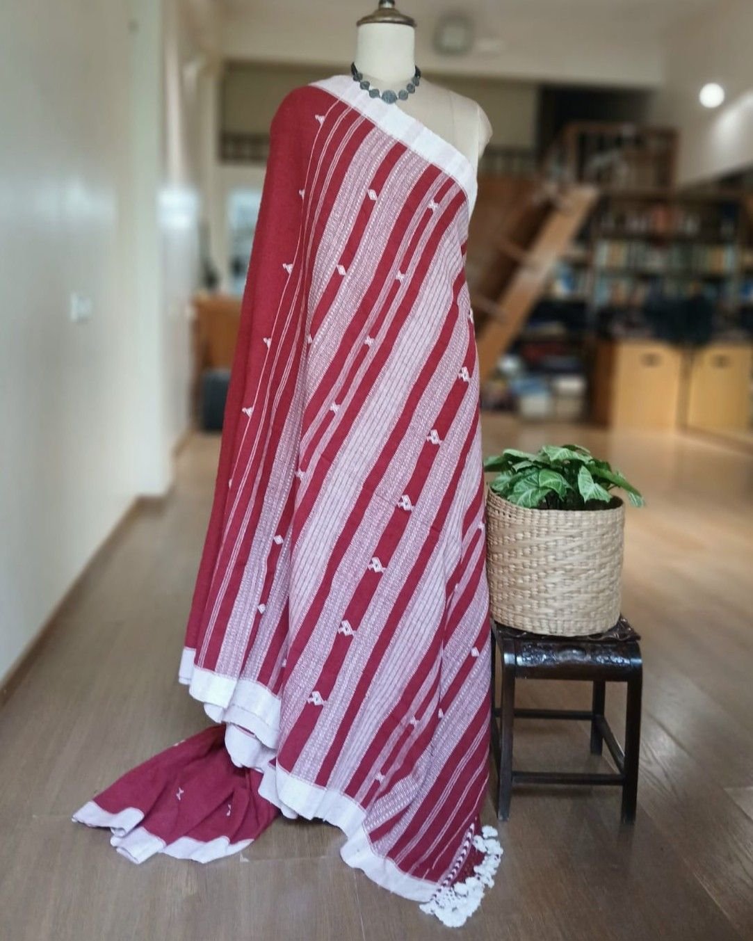 Bhujodi Saree Handwoven in Kala Cotton – (BHUJ0012) - Image 9