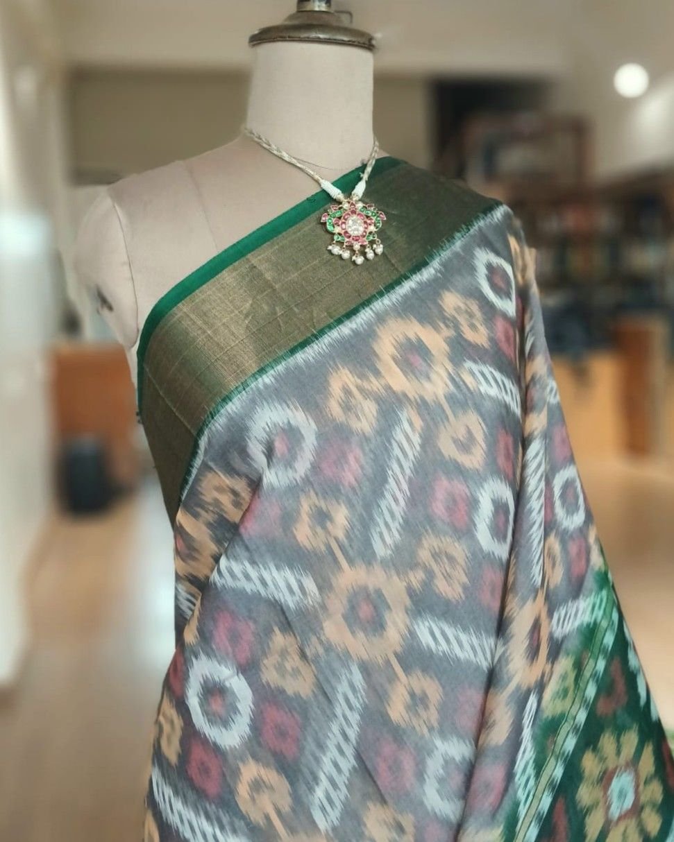 Handloom Single Ikat in Silk-Cotton Saree - (HSIS0017) - Image 2