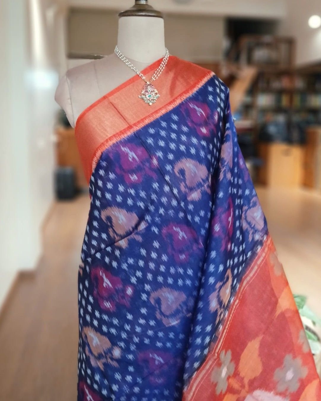 Handloom Single Ikat in Silk-Cotton Saree - (HSIS0010) - Image 2