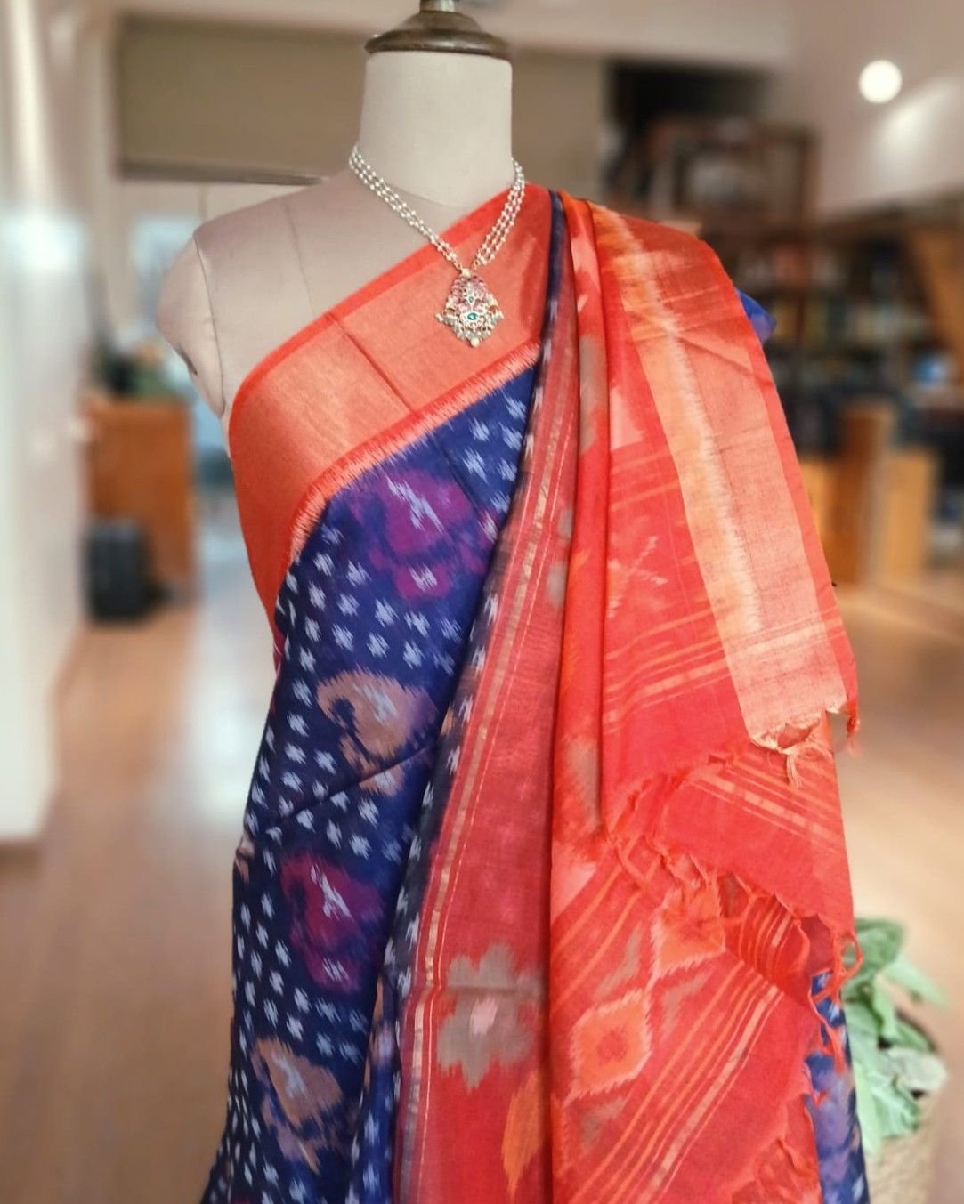 Handloom Single Ikat in Silk-Cotton Saree - (HSIS0010) - Image 6