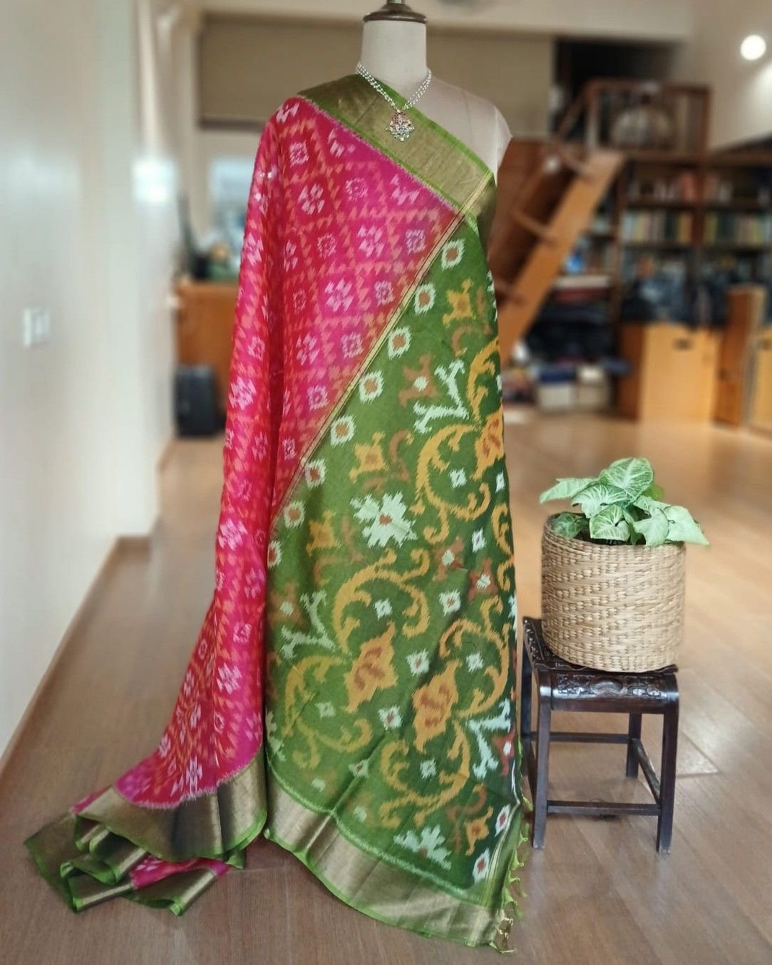 Handloom Single Ikat in Silk-Cotton Saree - (HSIS0009) - Image 7