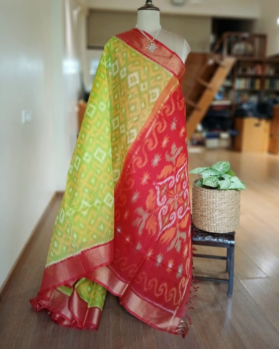 Handloom Single Ikat in Silk-Cotton Saree - (HSIS0007) - Image 8