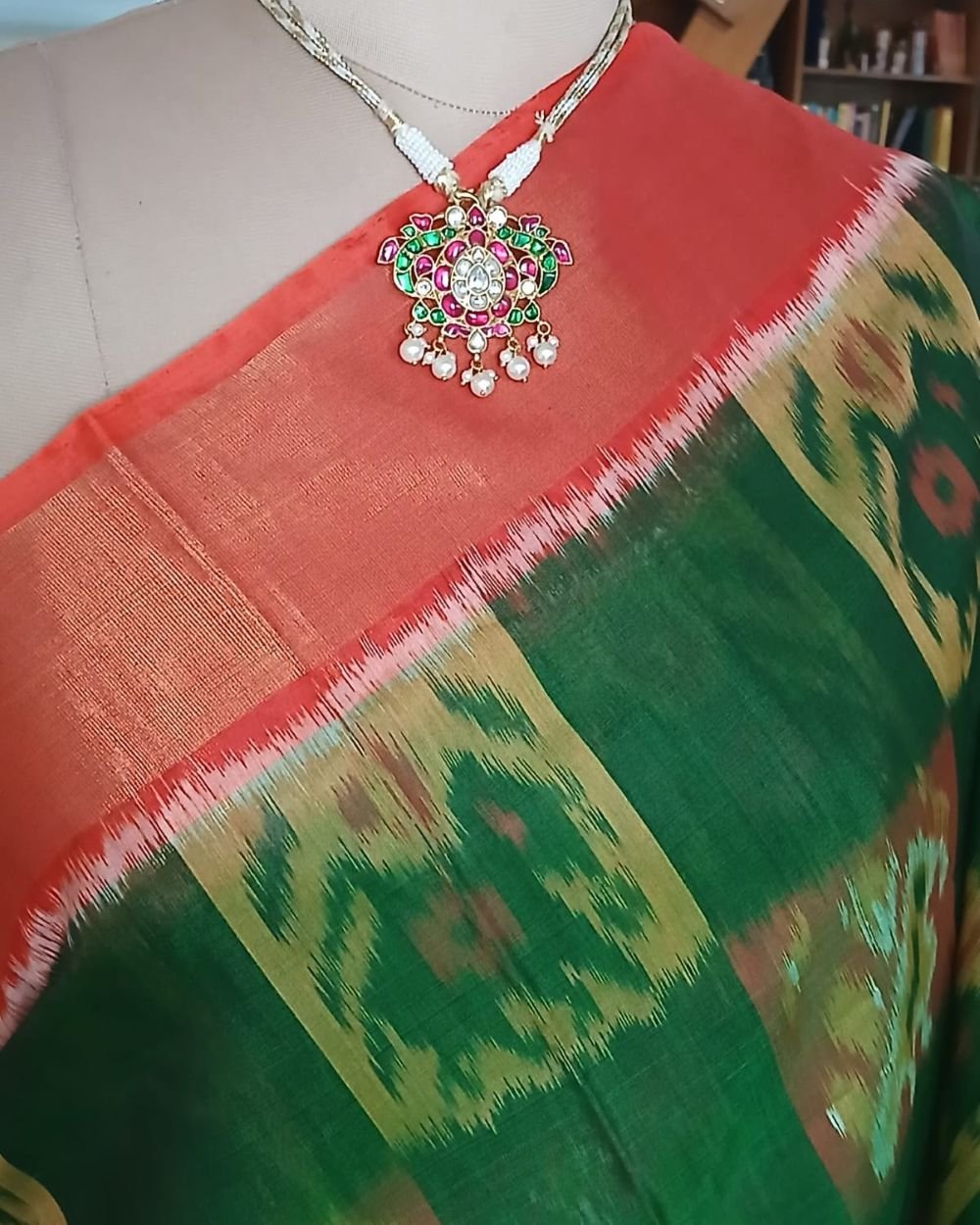 Handloom Single Ikat in Silk-Cotton Saree - (HSIS0031) - Image 3