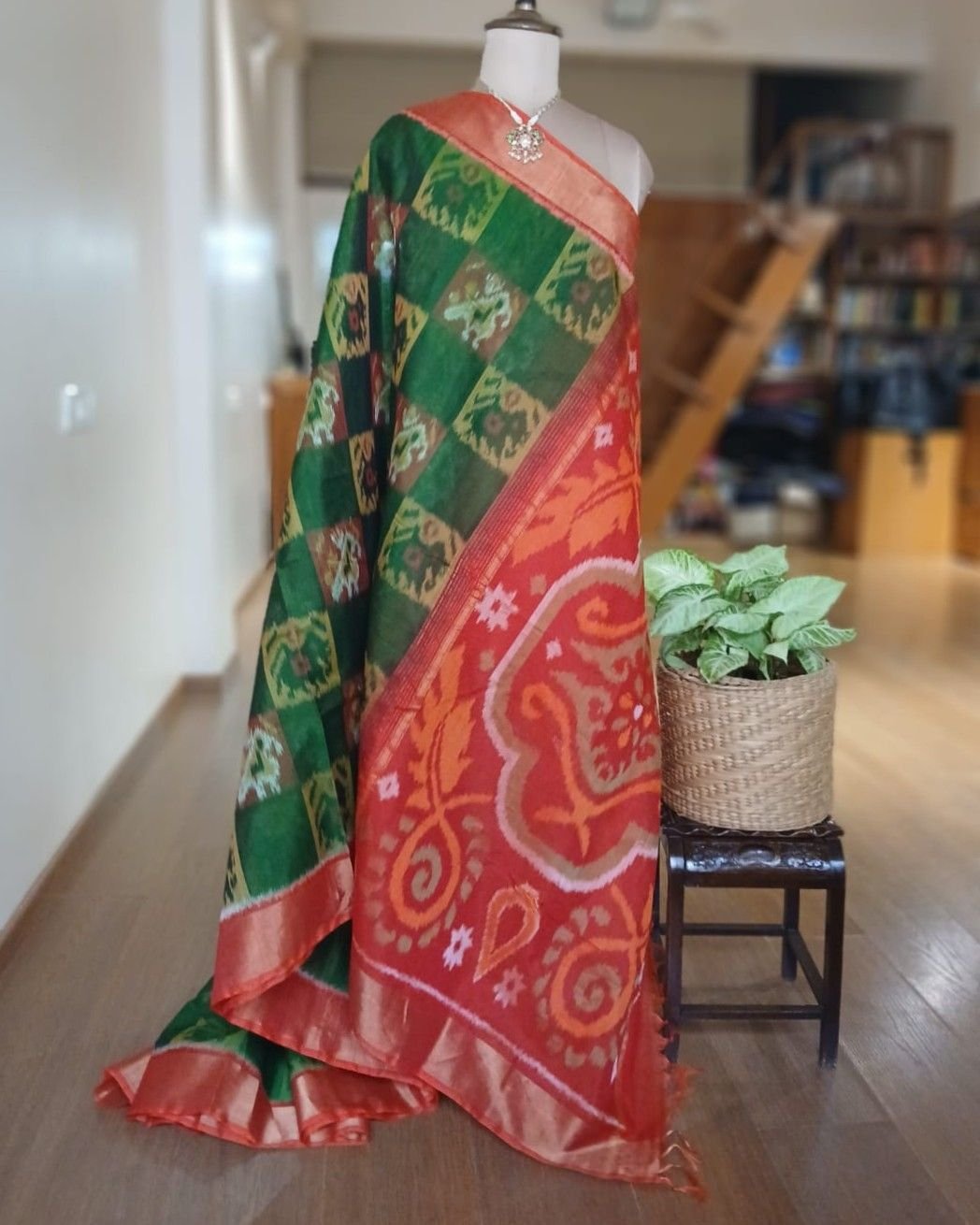 Handloom Single Ikat in Silk-Cotton Saree - (HSIS0031) - Image 8