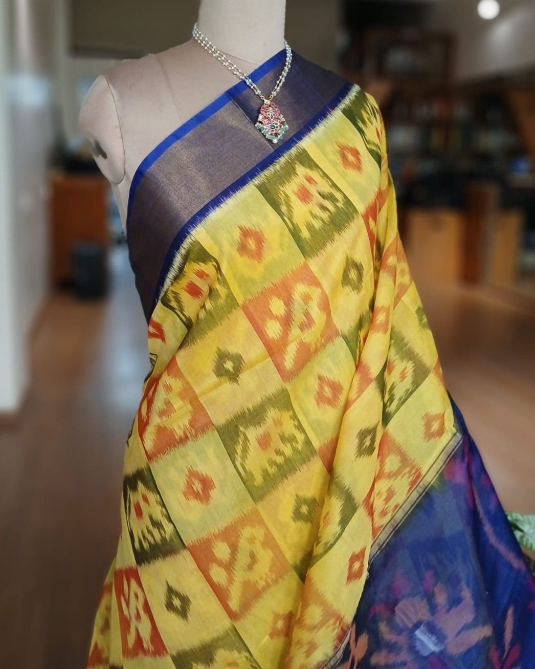 Handloom Single Ikat in Silk-Cotton Saree - (HSIS0015) - Image 2