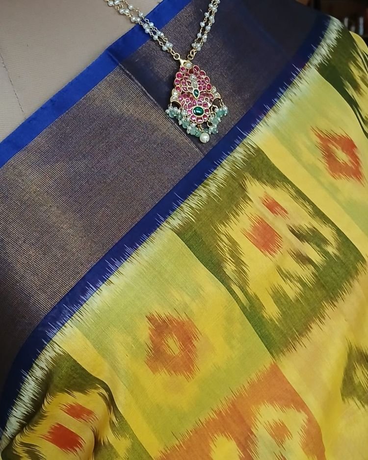Handloom Single Ikat in Silk-Cotton Saree - (HSIS0015) - Image 3