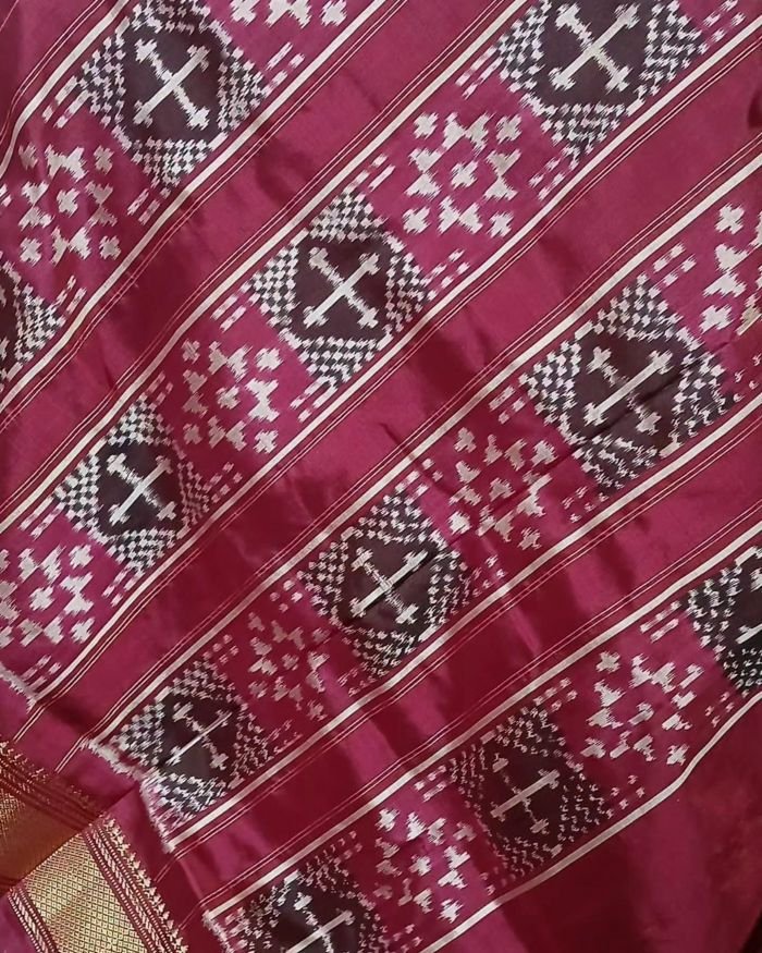 Ivory Coloured Single Ikat Silk Saree - (NZIS0004) - Image 5