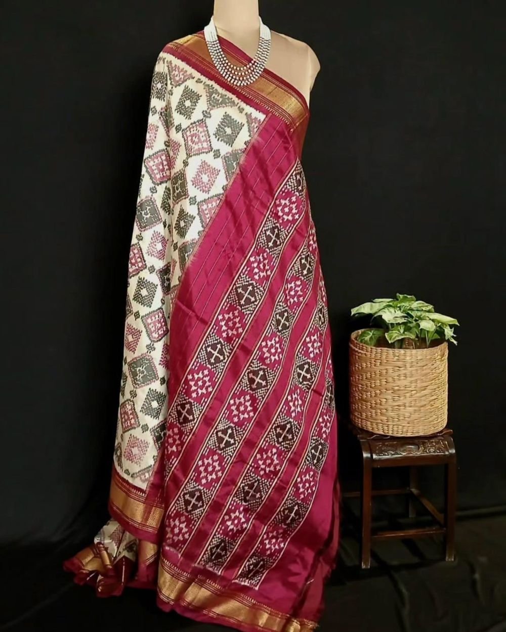 Ivory Coloured Single Ikat Silk Saree - (NZIS0004) - Image 8