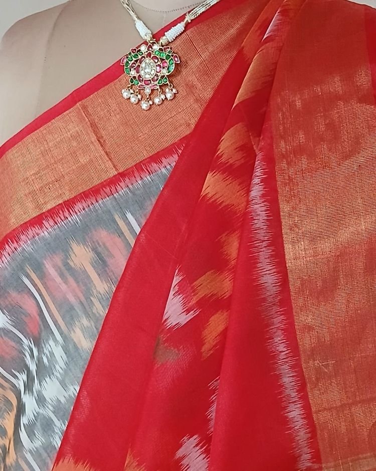 Handloom Single Ikat in Silk-Cotton Saree - (HSIS0022) - Image 6