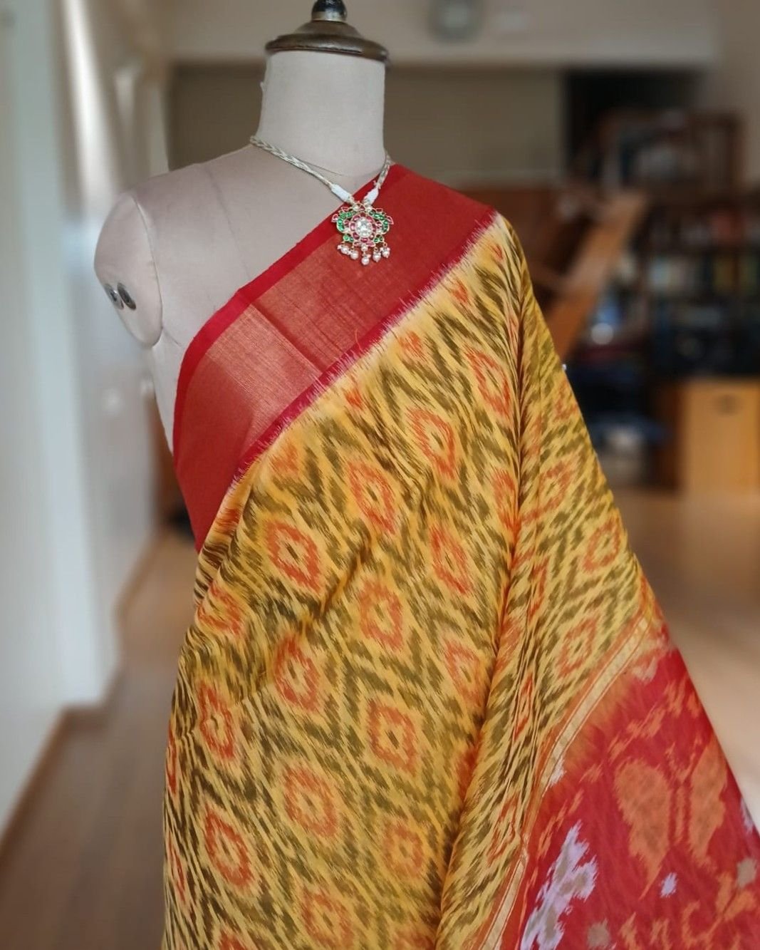Handloom Single Ikat in Silk-Cotton Saree - (HSIS0023) - Image 2