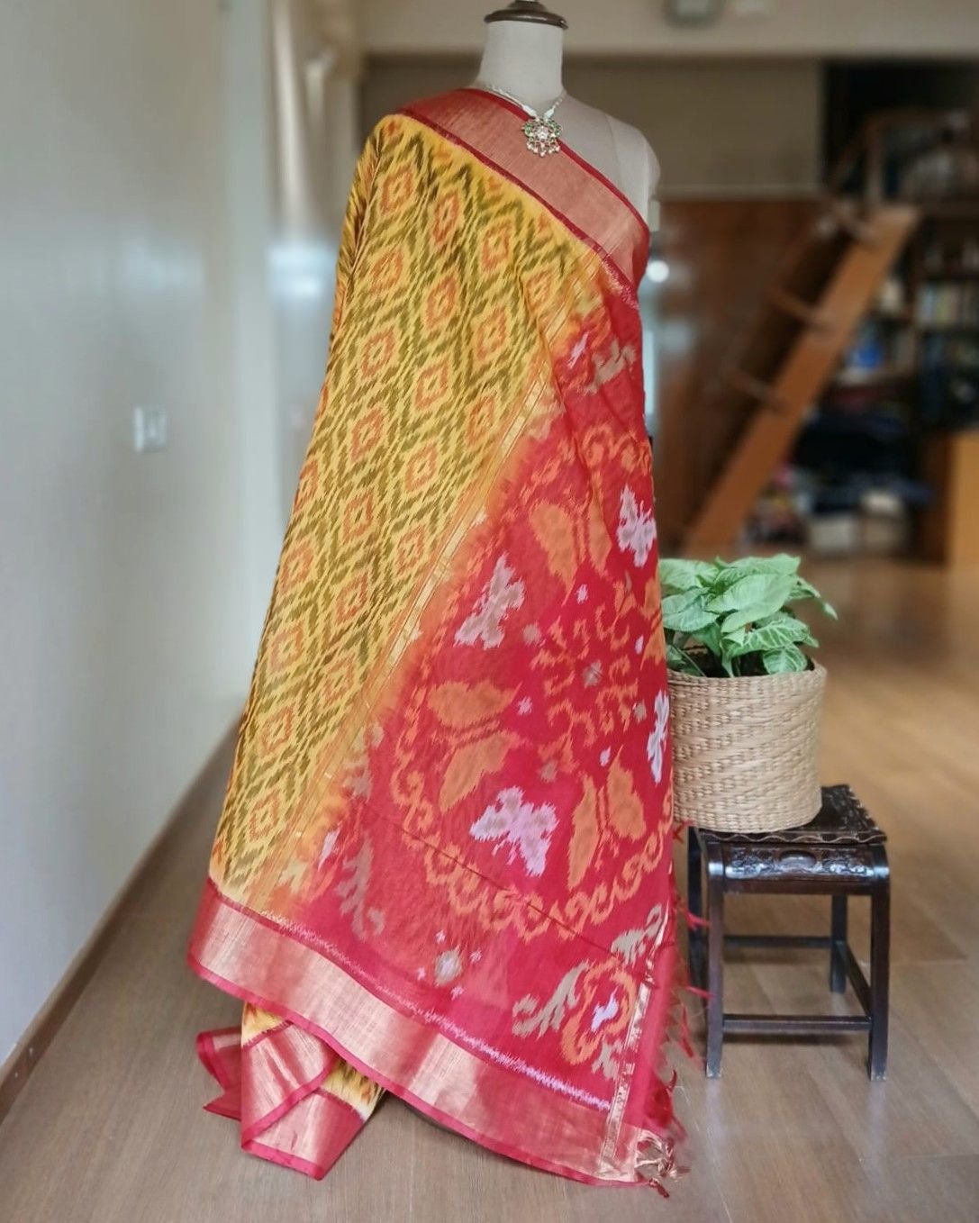 Handloom Single Ikat in Silk-Cotton Saree - (HSIS0023) - Image 7