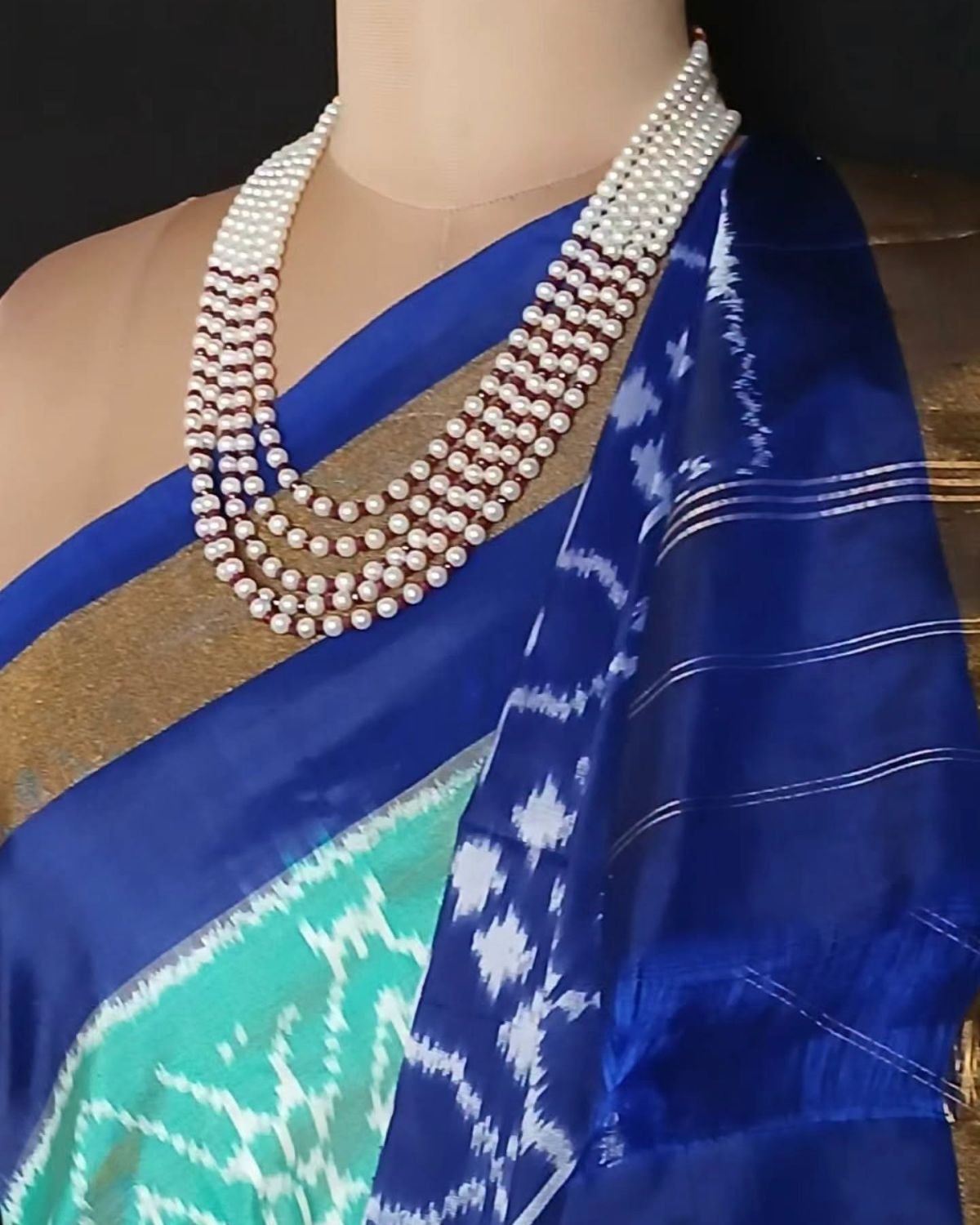 Light Teal Green and Blue Single Ikat Silk Saree - (NZIS0007) - Image 2