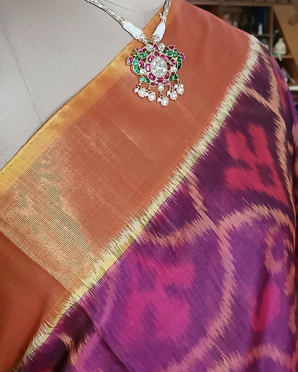 Handloom Single Ikat in Silk-Cotton Saree - (HSIS0024) - Image 3