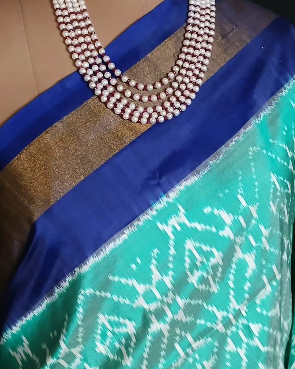 Light Teal Green and Blue Single Ikat Silk Saree - (NZIS0007) - Image 6