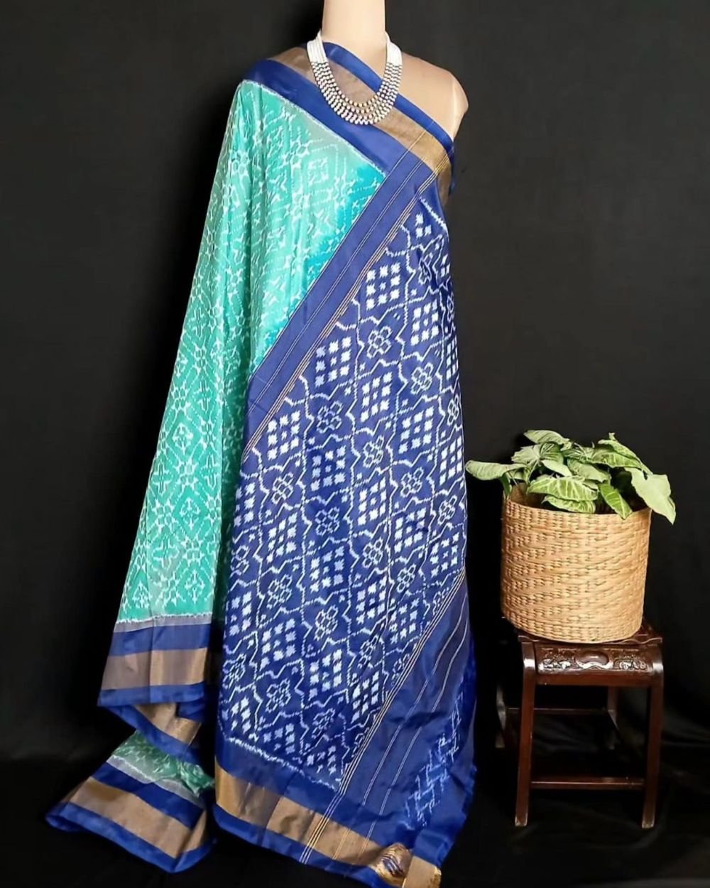 Light Teal Green and Blue Single Ikat Silk Saree - (NZIS0007) - Image 8