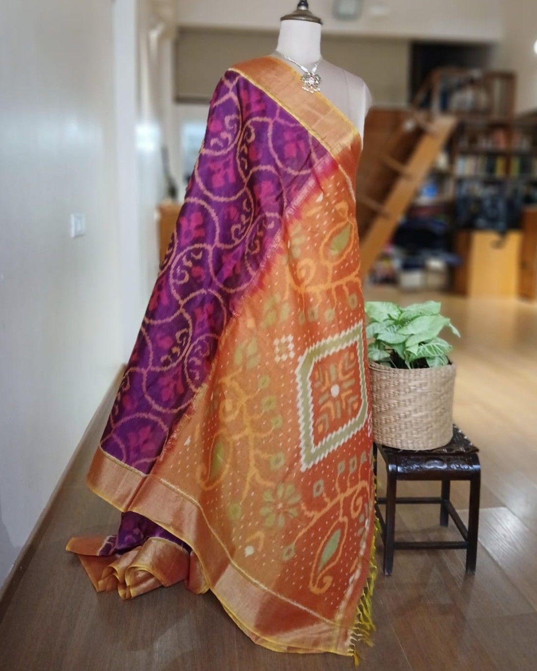 Handloom Single Ikat in Silk-Cotton Saree - (HSIS0024) - Image 8