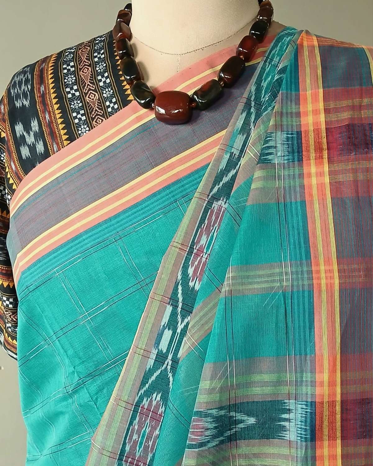 Manamedu Cotton Saree with Odisha Ikat Blousepiece - (ICMS0012) - Image 3